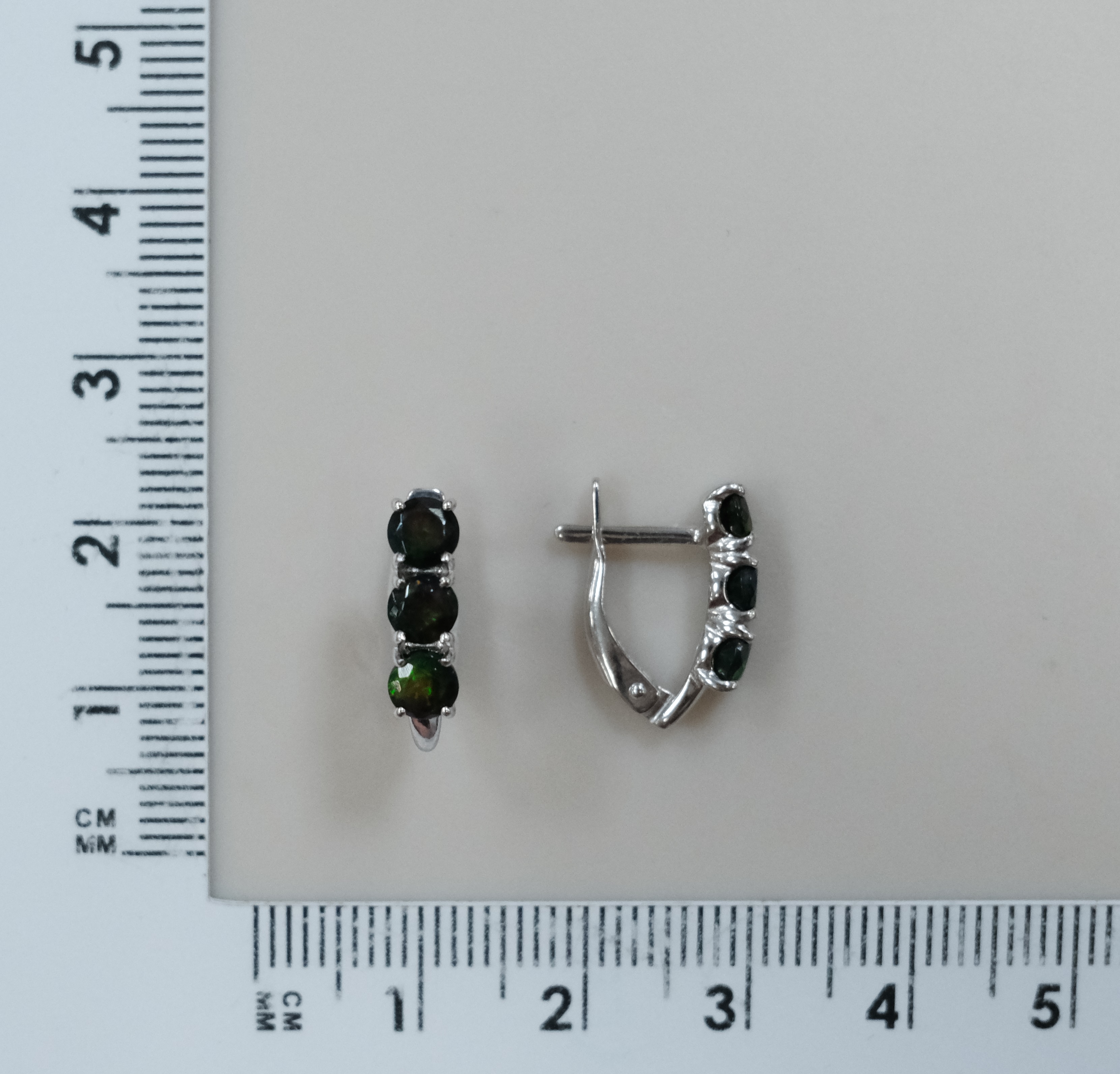 Серебряные серьги с опалами Арлекин